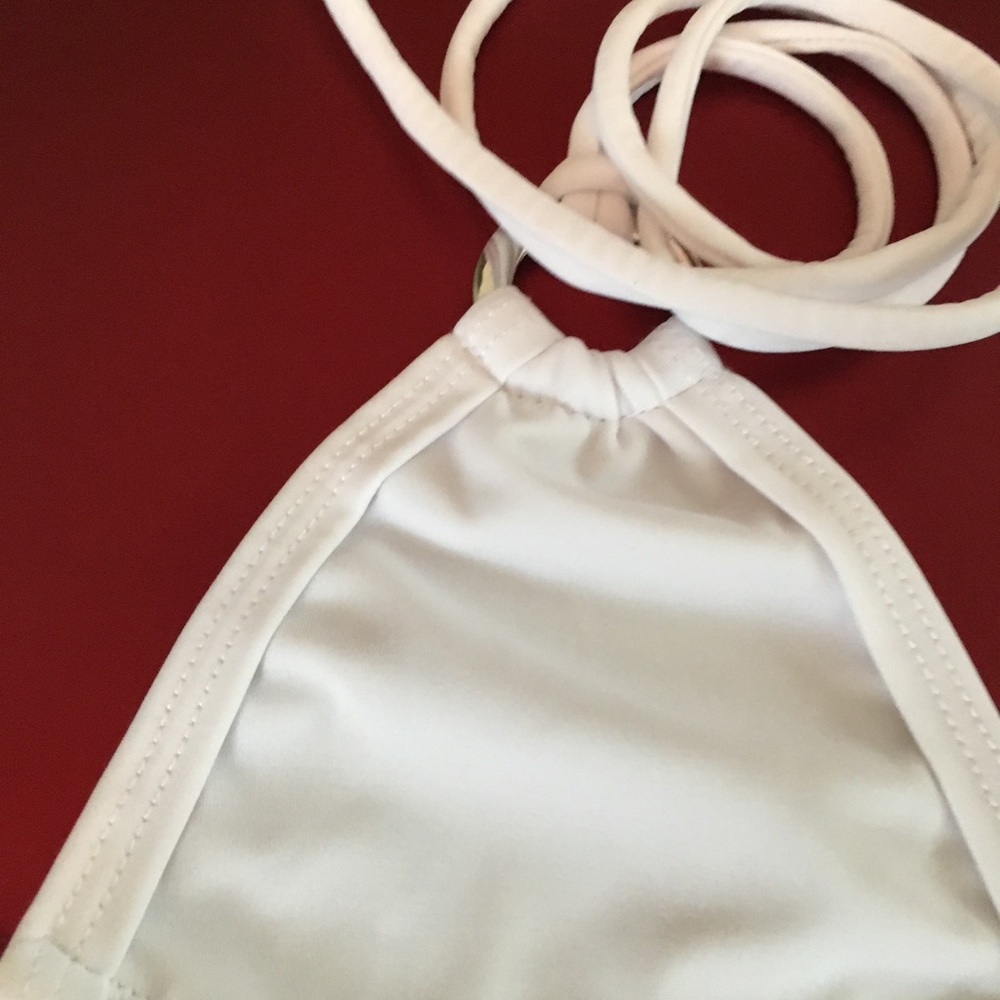 Bikini - Picture 7 of 7